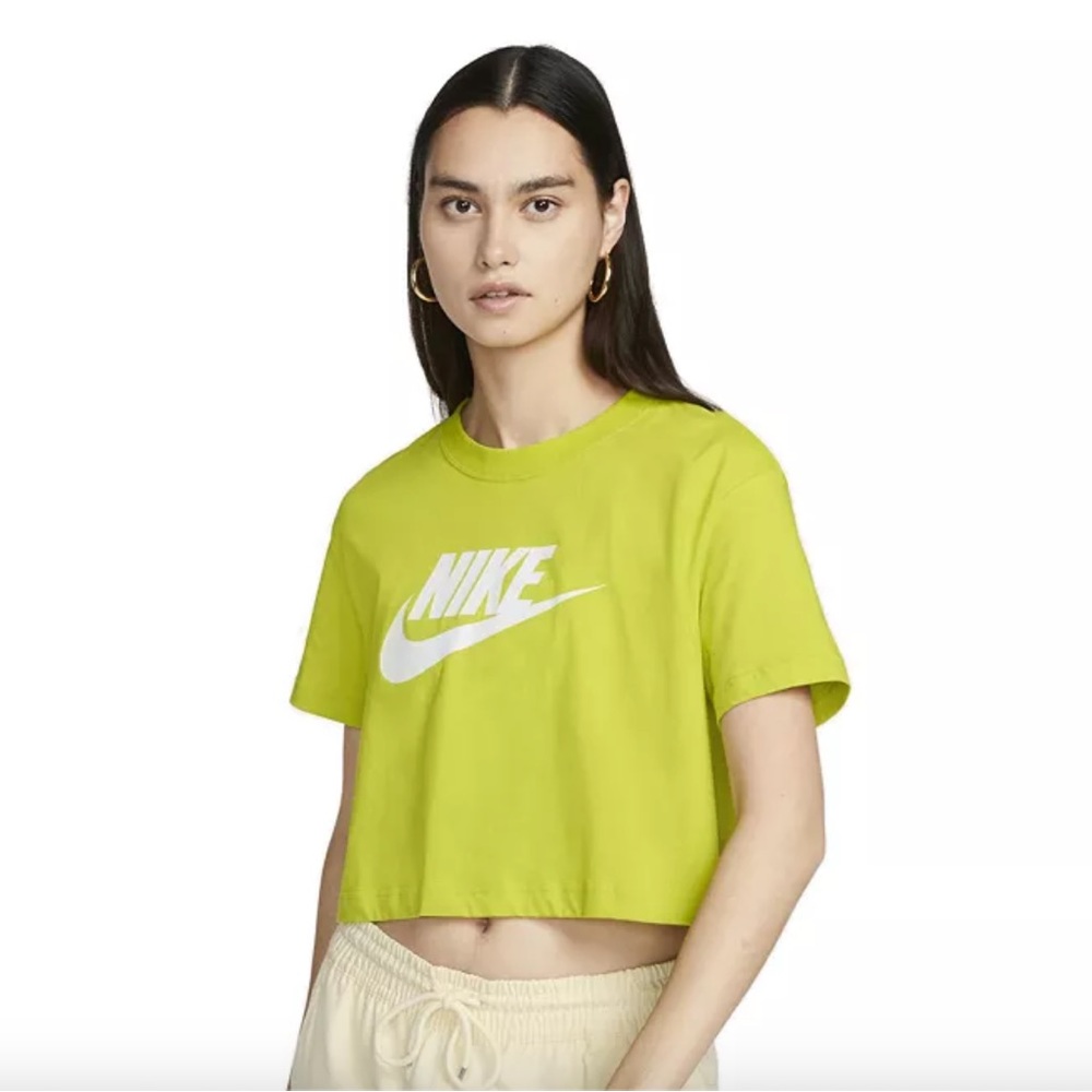 Nike Sportswear Essential Crop Tee (Size Small)